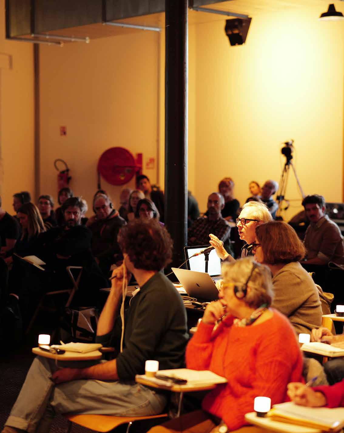 Légende de l’événement et crédits. Through exhi- bitions, research, and public assemblies, it expands the cultural imagination of what a « water region » can mean in an era of ecological transformation.